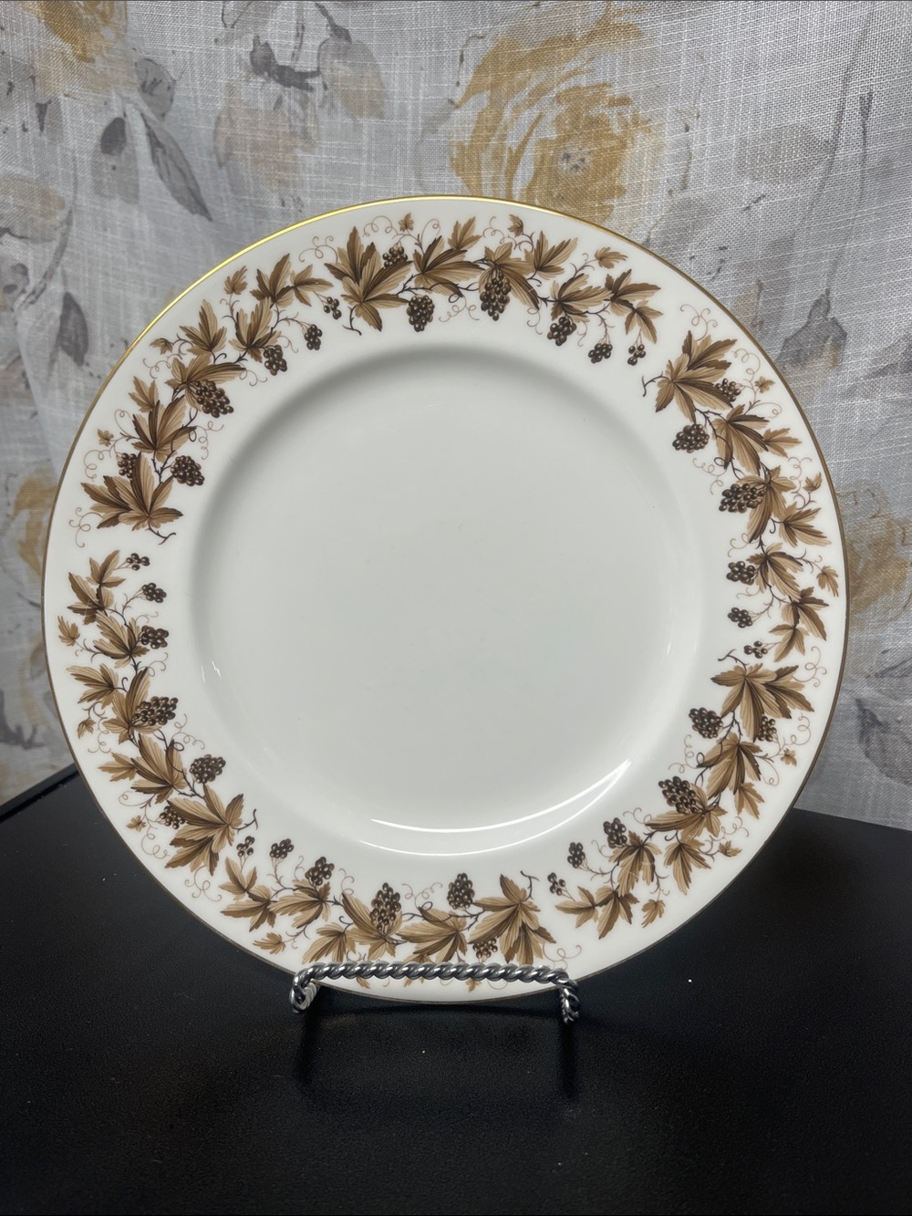 Vintage Wedgwood Autumn Vine Dinner Plate